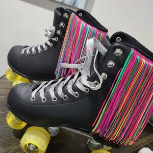 Fringe skates